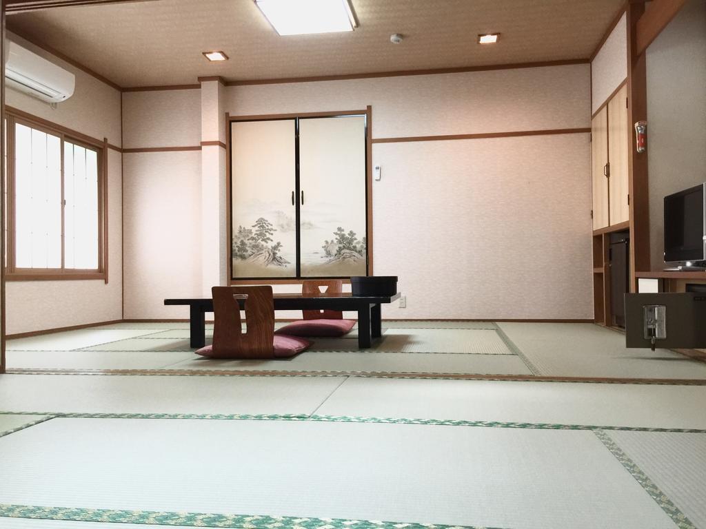Ryokan Okumizuma Onsen 3*